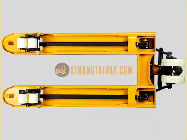 ​​​​​​​Xe nâng tay càng dài 2 mét AC20-2M 2 tấn 