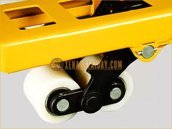 ​​​​​​​Xe nâng tay càng dài 2 mét AC20-2M 2 tấn 